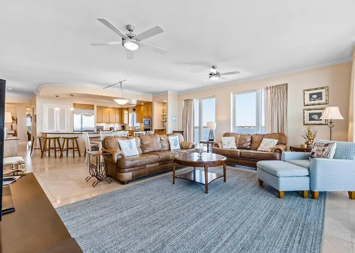 Luxurious With Pool Hot Tub & New Bedroom Furniture - Steps To The