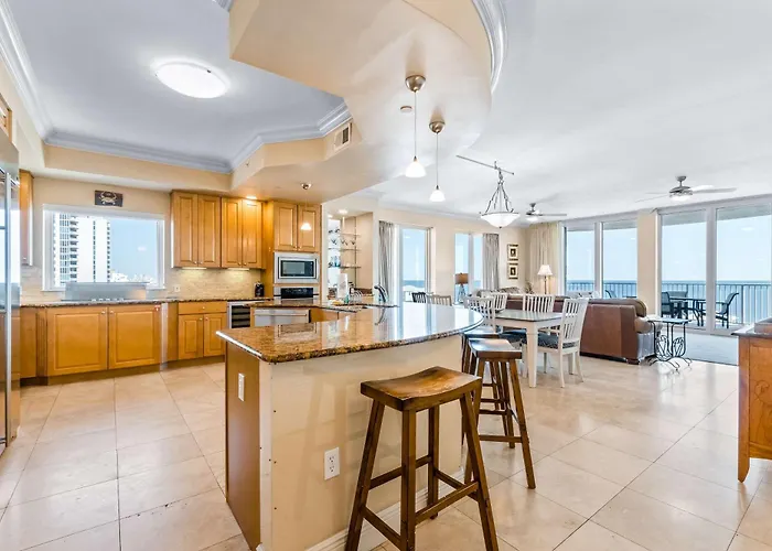 Luxurious With Pool Hot Tub & New Bedroom Furniture - Steps To The Gulf Shores
