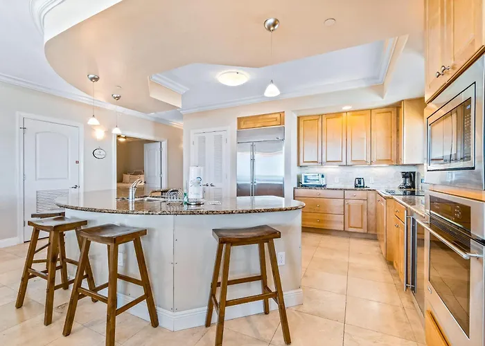 Holiday home Luxurious With Pool Hot Tub & New Bedroom Furniture - Steps To The Gulf Shores