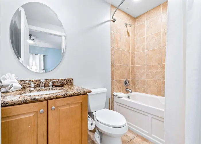 Luxurious With Pool Hot Tub & New Bedroom Furniture - Steps To The *