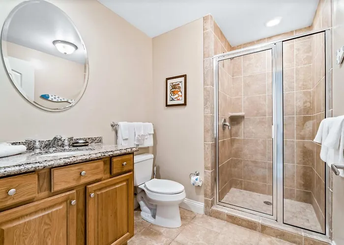 Holiday home Luxurious With Pool Hot Tub & New Bedroom Furniture - Steps To The Gulf Shores