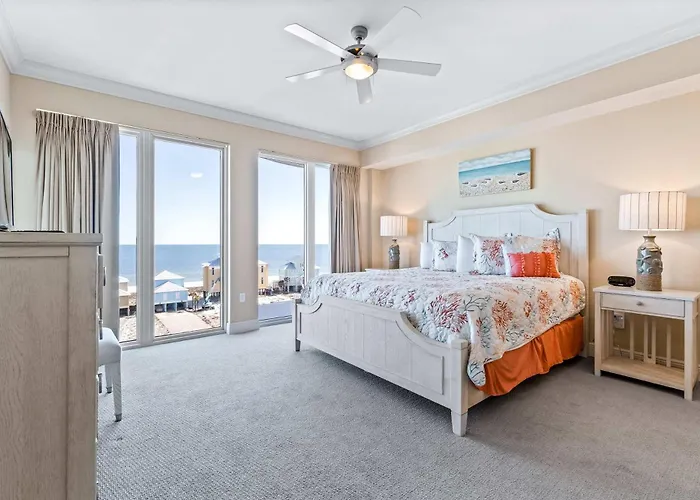 Luxurious With Pool Hot Tub & New Bedroom Furniture - Steps To The Holiday home *