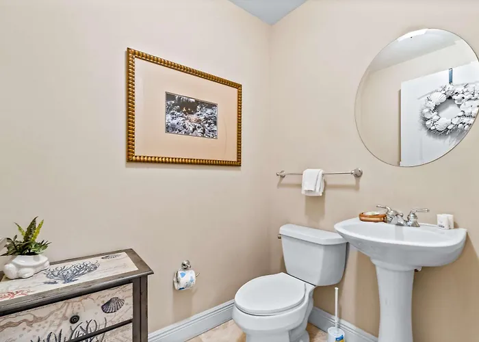 Luxurious With Pool Hot Tub & New Bedroom Furniture - Steps To The Gulf Shores